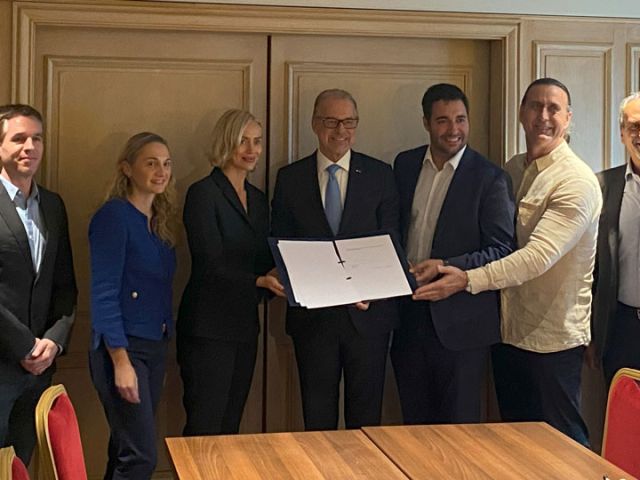 esa-signing-2023-09-11-official-cropped_JP